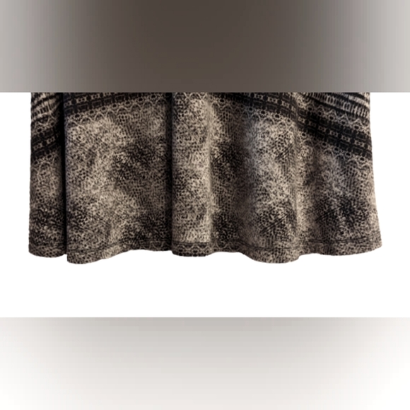 EUC TART black white grey gradient deep V neck long sleeve top back cut out - Picture 10 of 12